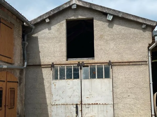 Local à louer : artisanal ou de stockage