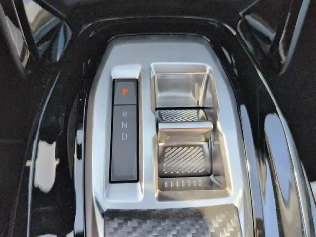 Peugeot 2008 hybrid 145 e-dcs6 — photo 14