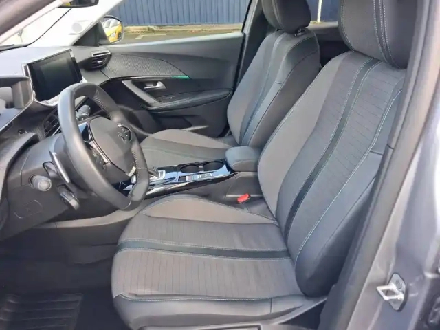 Peugeot 2008 puretech 130 s&amp;s eat8 — photo 30