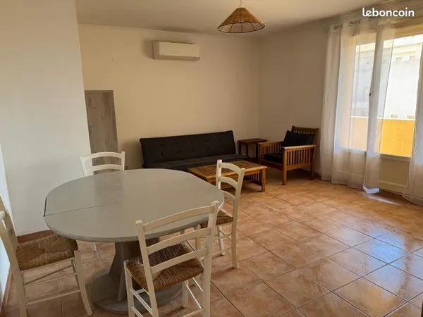 Appartement T3 meublé 65m2 avec balcon à Calvi à louer à l'année