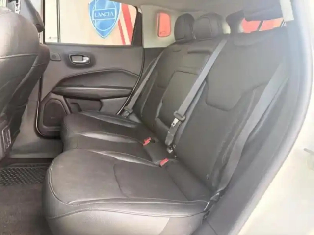 Jeep Compass 1.3 turbo t4 190ch phev 4xe limited at6 eawd — photo 8