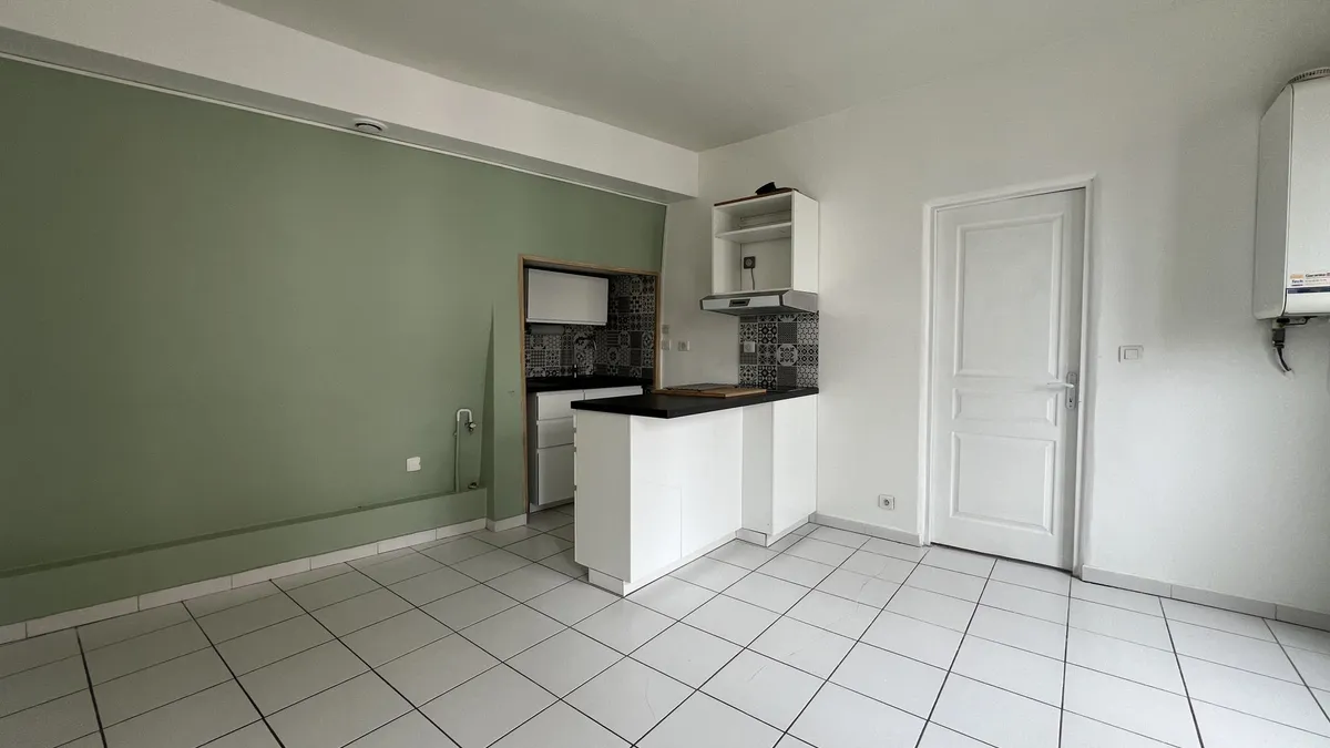 Photo 1