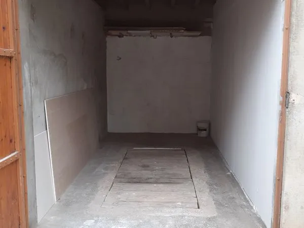Vend garage box dans une ancien ferme