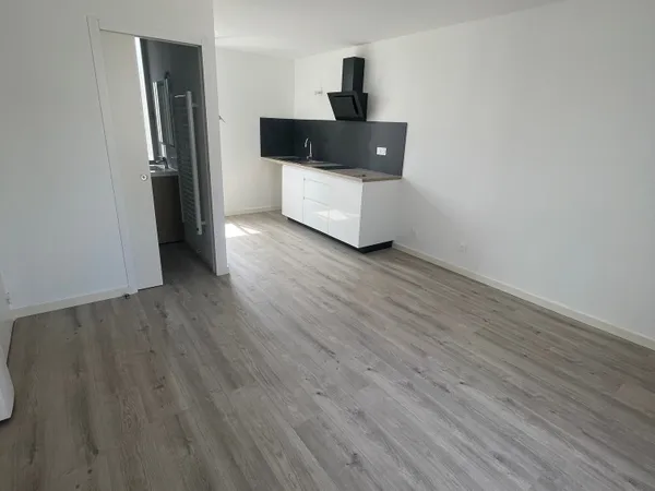 Loue studio 20m² Saint André de Cubzac Centre - Rénové libre de suite