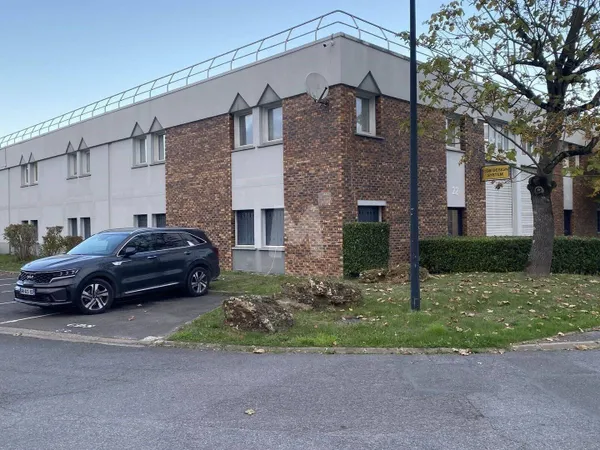 Local d'activité 675 m²