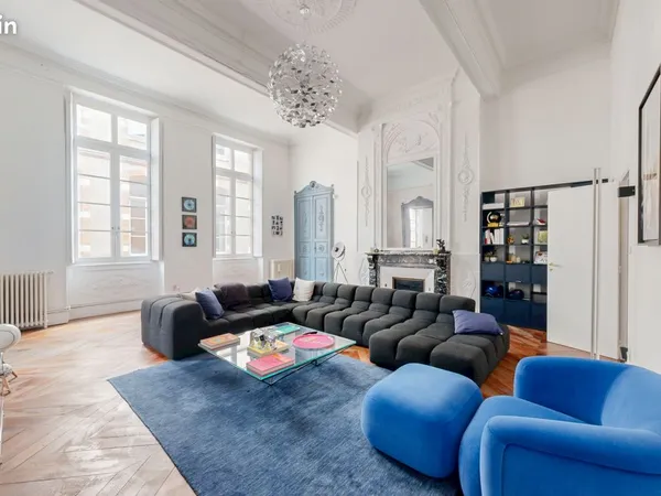 Appartement carmes, habitation ou profession libérale