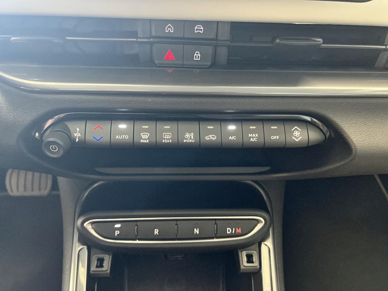 Fiat 600 t-gen 3 1.2 hybrid 110ch edct6 la prima — photo 15