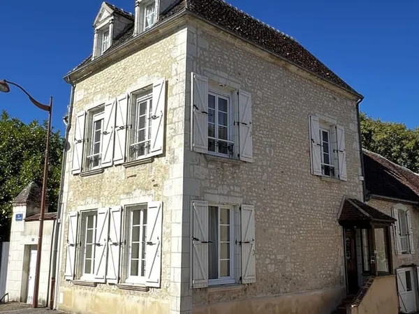 Maison 10 pièces 240 m²
