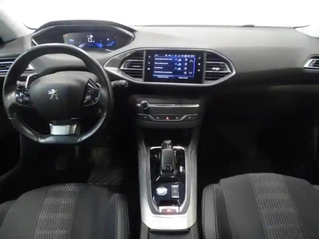 Peugeot 308 1.2 puretech 130ch s&amp;s allure eat8 — photo 11