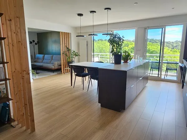 Grand T3 dernier étage 84m² - balcon et grand garage - La Baule les Pins