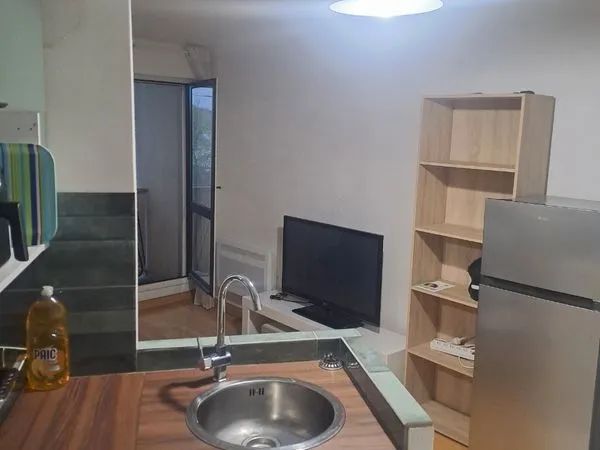 Vends studio avec balcon à clavière