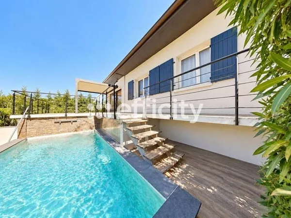 Maison 6 pièces 195 m²