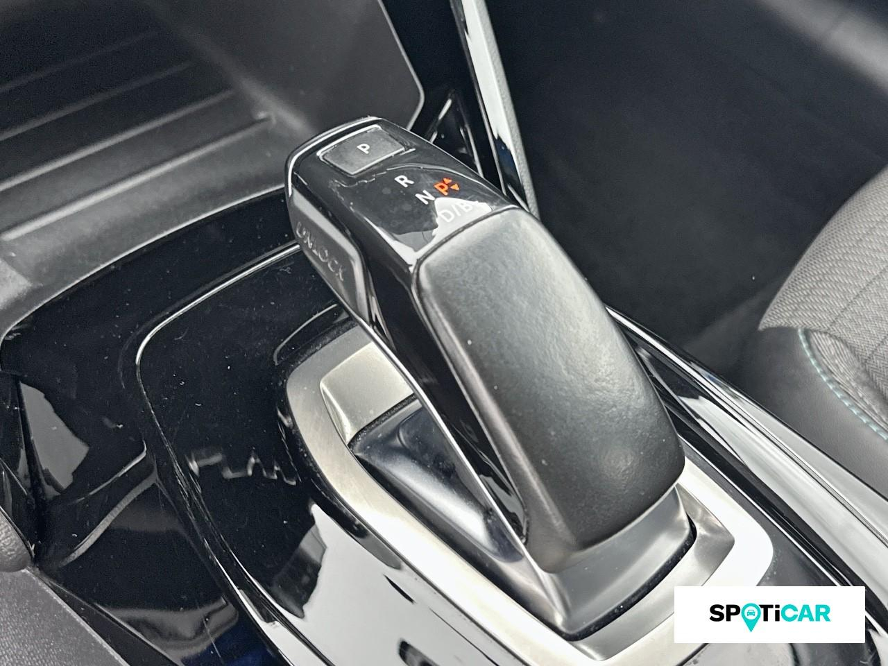 Peugeot 208 e-208 136ch allure — photo 14
