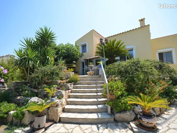 Superbe villa à Sète au bord de l'étang de Thau : location de 2 à 5 mois à partir de septembre