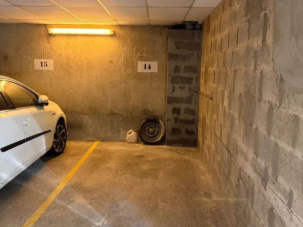 Parking 12 m²