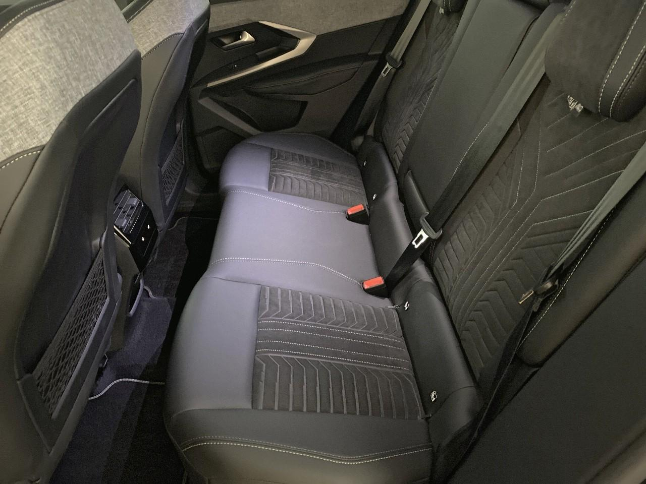 Peugeot 3008 hybrid 145 e-dcs6 gt — photo 10