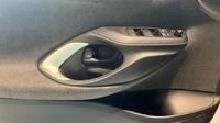 Toyota Yaris 116h Collection 5p — photo 39