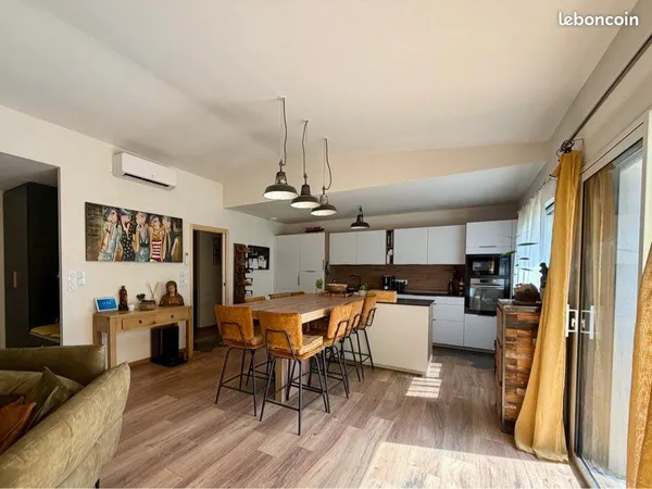 Maison moderne climatisée