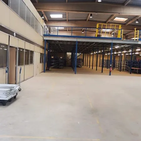 Local d'activité / entrepôt à louer, idéal pour logistique, stockage, activité artisanale ou industr