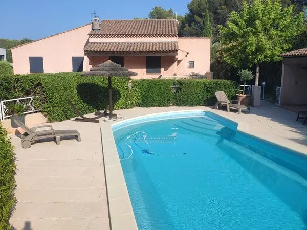 Maison individuelle 140m2 sur terrain 2131m2 à Greasque