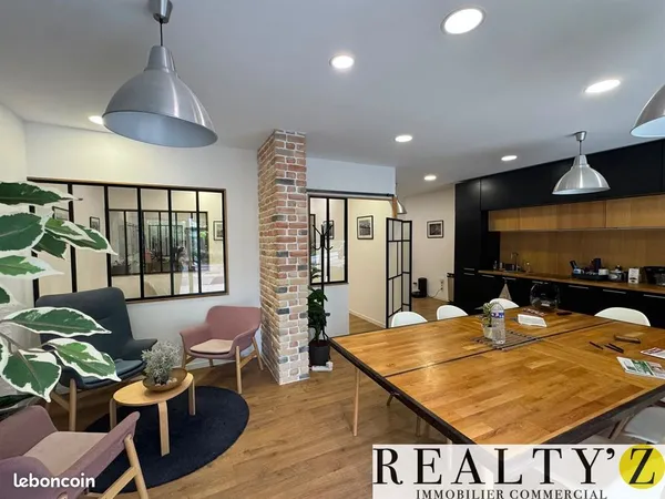 Local commercial 163 m²