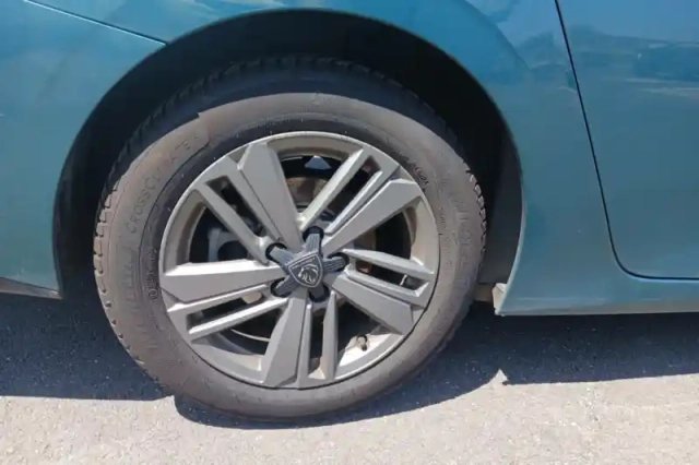 Peugeot 308 sw puretech 130ch s&amp;s eat8 — photo 15