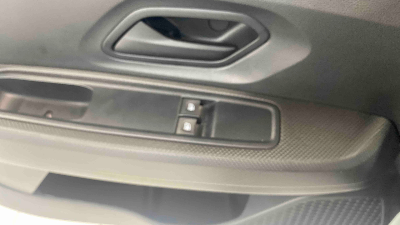 Dacia Sandero SCe 65 GSR2 — photo 17