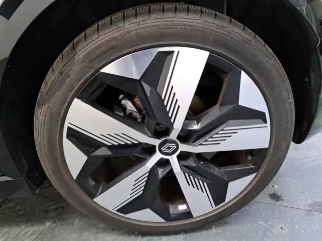 Renault Megane e-tech 220 ch autonomie confort gsr2 — photo 62
