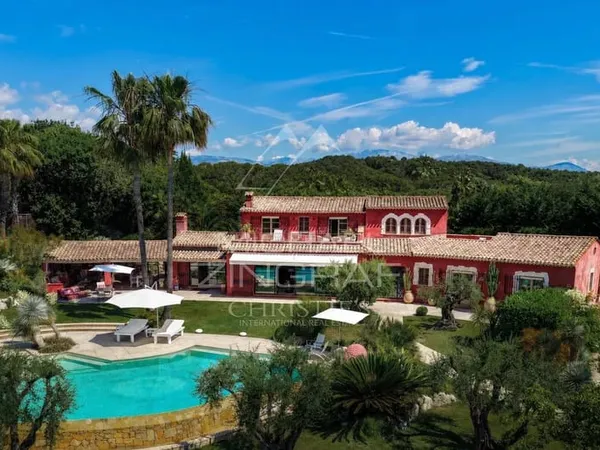 Mougins - Propriété provençale avec vue panoramique sur le village et la mer