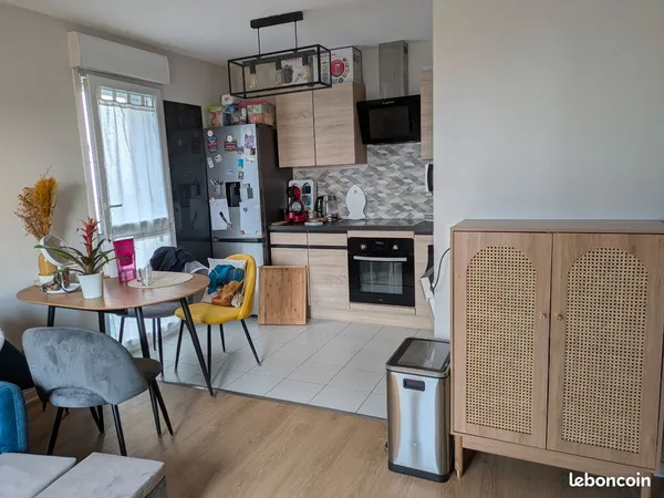 T2 meublé 45 m² avec balcon et parking - Valenton / Val Pompadour