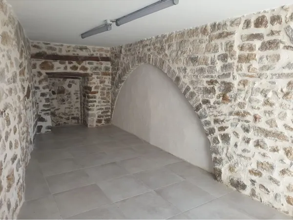 Loue parking - 24m²