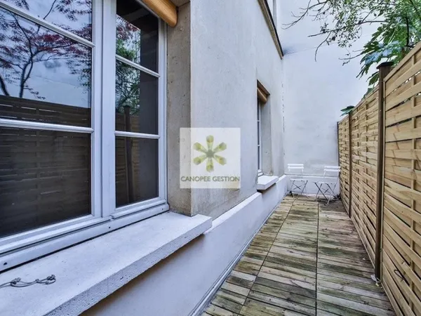 2 PIÈCES AVEC TERRASSE - CALME ABSOLU SUR COUR ARBORÉE