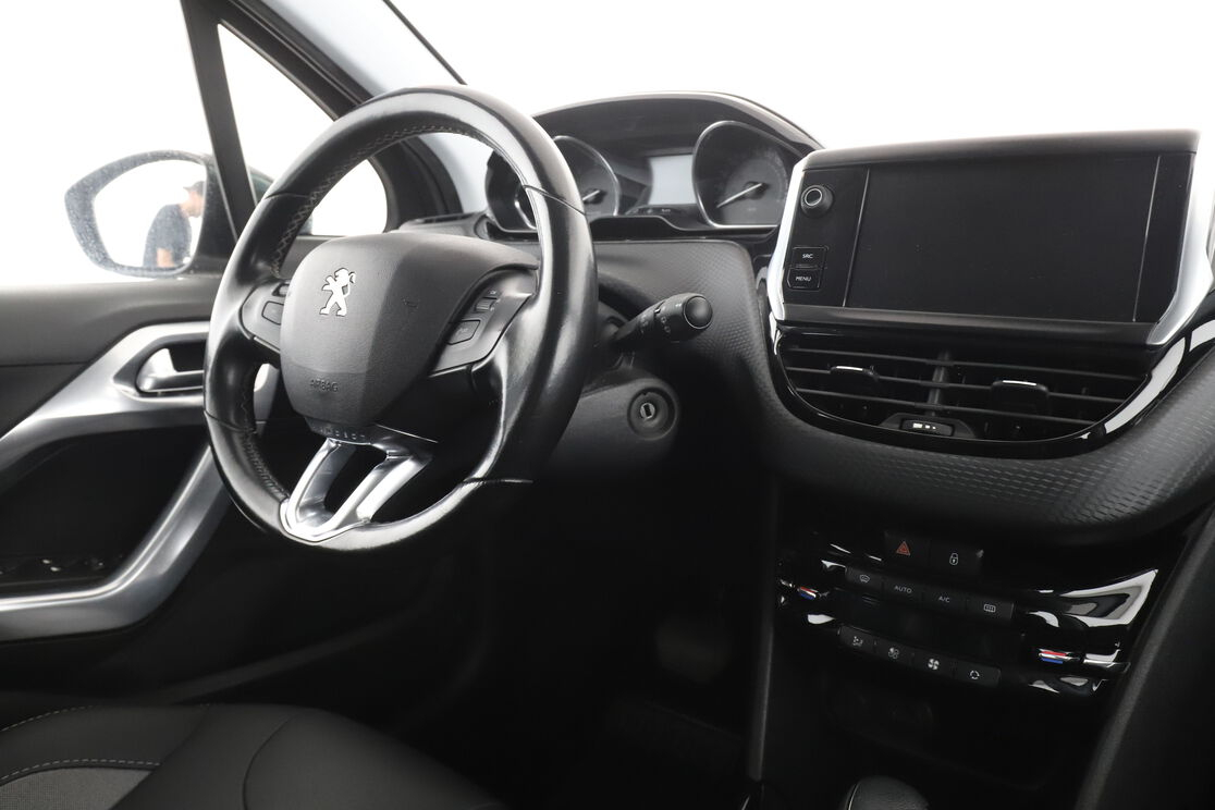 Peugeot 2008 1.5 Blue-HDi Allure EAT6 — photo 12