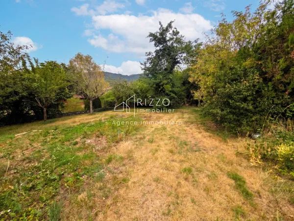 Terrain à bâtir de 753 m2 / Crozet (01170) / 350 000 EUR