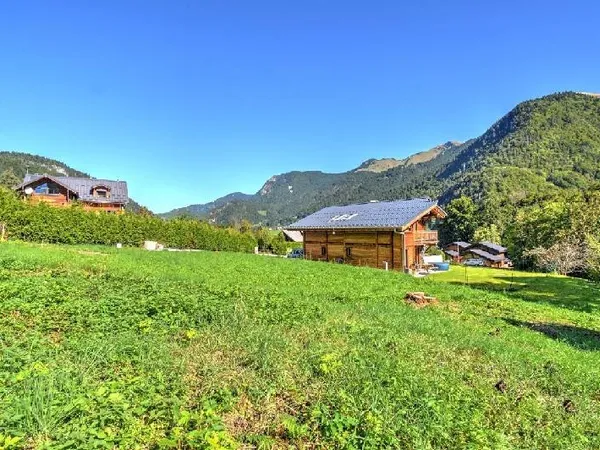 Terrain 843 m²