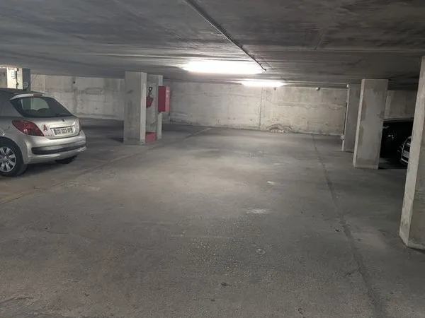 Place de parking a louer