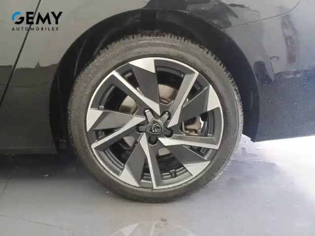 Peugeot 308 sw phev 180 e-eat8 — photo 11