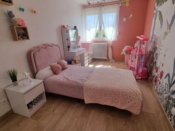 Maison avec Garage et Jardin