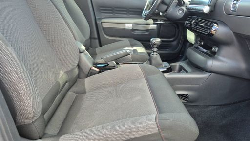 Citroen C4 Cactus 1.2 PureTech 110 - Live – 2019 – 109573 km – Essence – Boîte Manuelle — photo 13