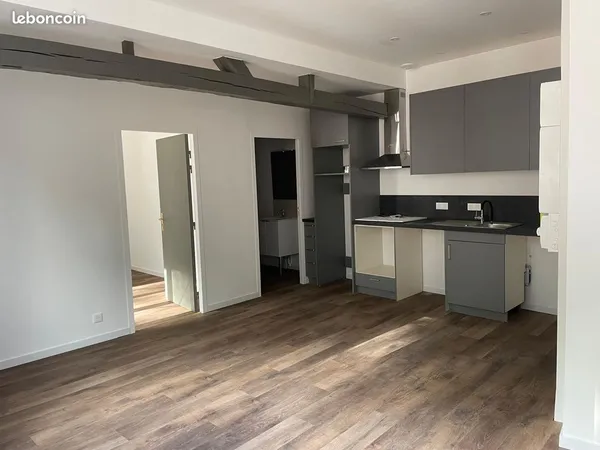 T2 & T2 duplex entièrement rénovés - Parking privé - Les Andelys
