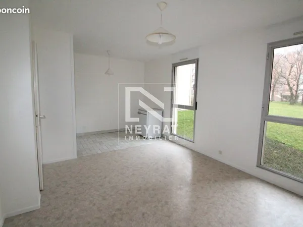 Studio 1 pièce 26 m²