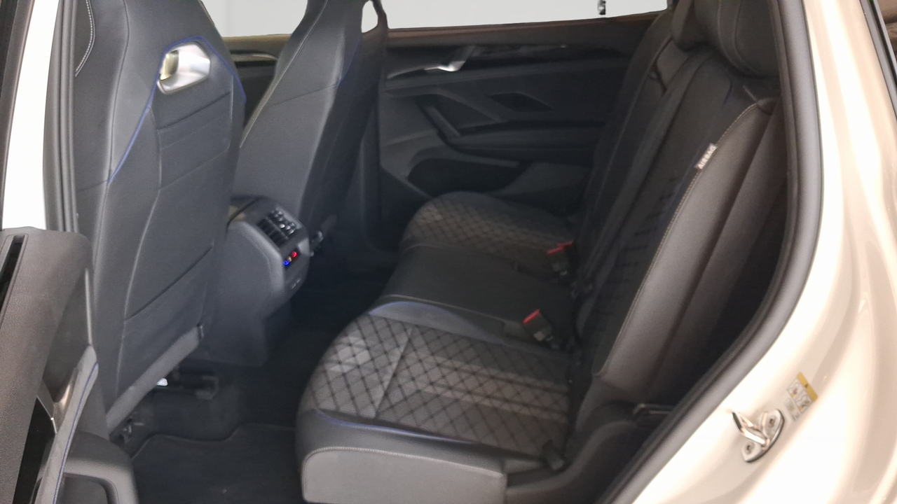 Volkswagen Tayron 1.5 eTSI 150ch DSG7 7pl — photo 12