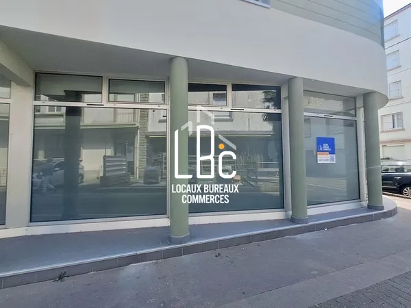 Local commercial 153 m²