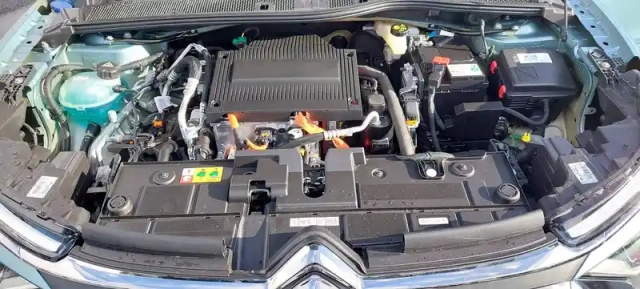 Citroën C4 e- 136 ch automatique — photo 25