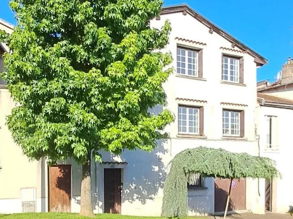 À LOUER - SPACIEUSE MAISON DE VILLE DE 100,96 M² AVEC 3 CHAMBRES + GARAGE + 2
