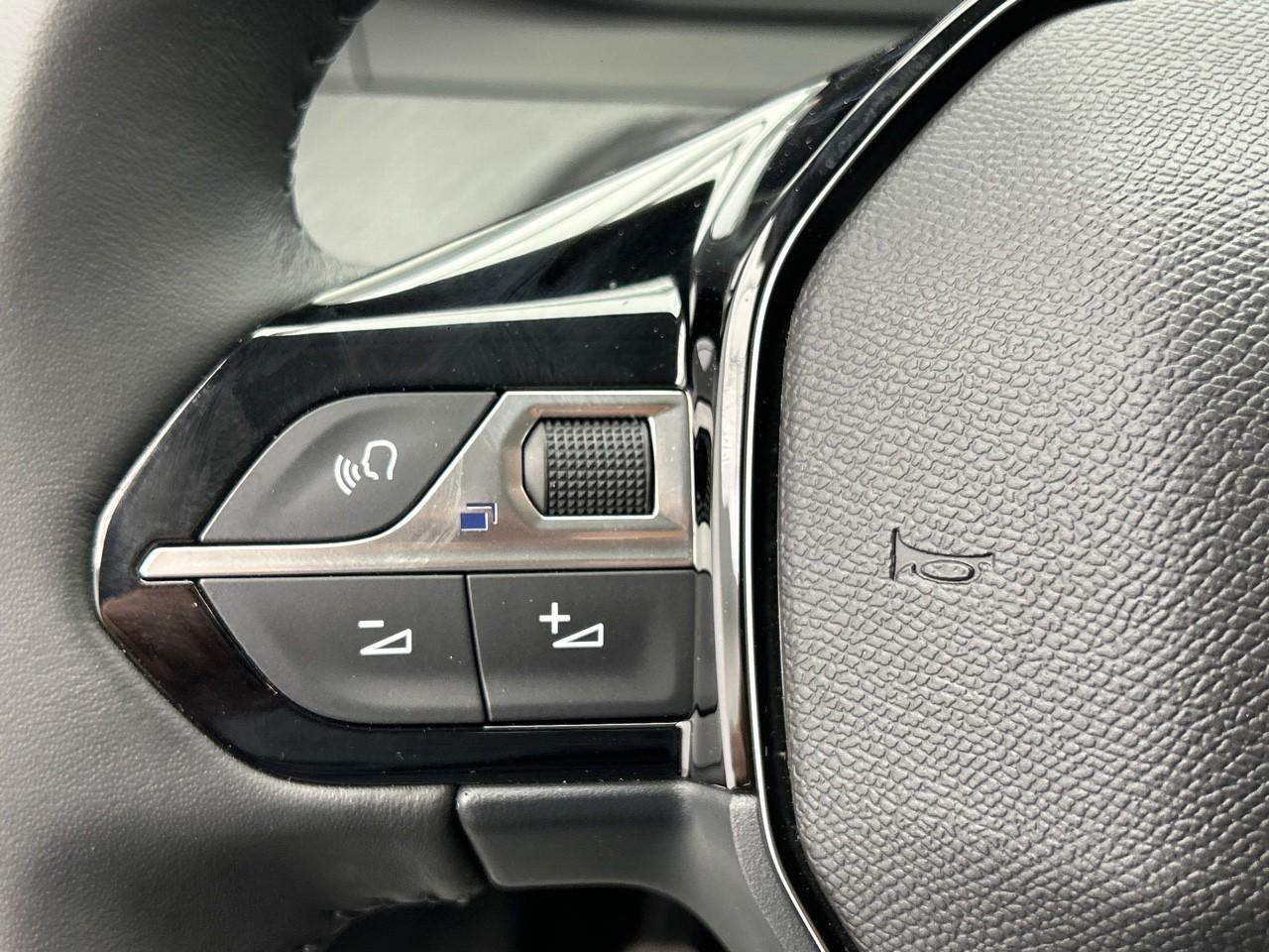 Peugeot 208 100 s&s bvm6 business — photo 24