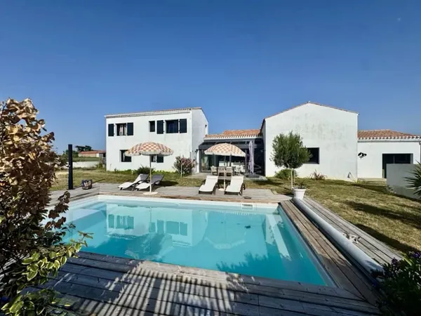Maison 7 pièces 225 m²