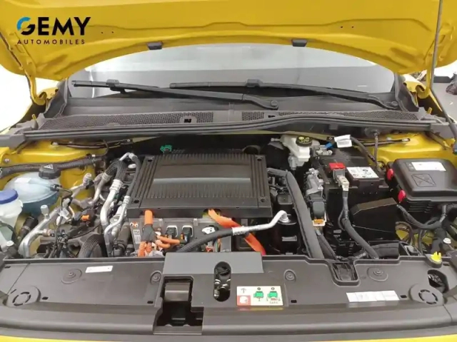 Peugeot 208 electrique 50 kwh 136ch — photo 36