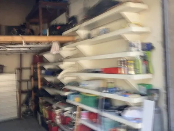Lour garage entrpot