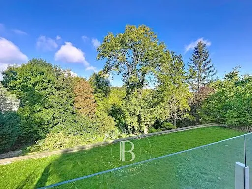 Maison 8 pièces 205 m²